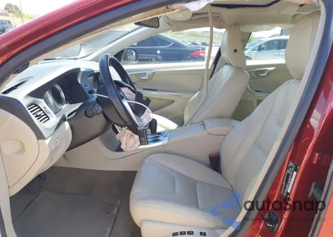 2012 Volvo S60 T6 z USA, uszkodzony, nr VIN YV1902FH4C2057739